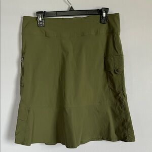 Royal Robbins Discovery Skirt in Olive Green with Cargo Pockets Size 6